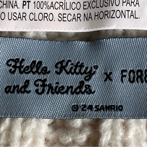 Hello Kitty NWT Cream Sweater with Scarf - Picture 5 of 5
